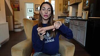 Hey, does girth really matter in this sex tutorial with Roxy Fox?