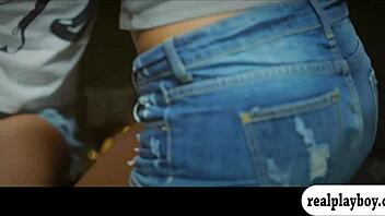 Oh Wow, Pretty Brunette Women Licking And Fingering Shaved Twats In Lesbian Action!