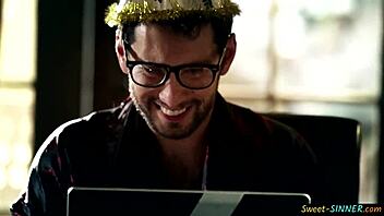 Babe gets her pussy ravaged in sweaty erotic action.