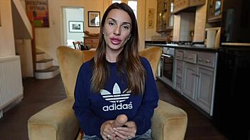 Hey, does girth really matter in this sex tutorial with Roxy Fox?