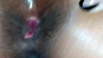 Gozando pro cuzinho aberto da moreninha novinha gostosa e putinha