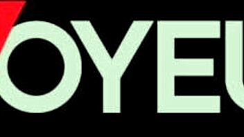 Gorgeous natural beauty teen 18+ babe takes a steamy public shower in fitness club