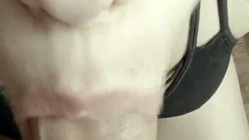 Beautiful teen brunette gets a homemade facial cumshot again 😍💦