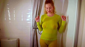 The porn actress presents her wet clothes in the video