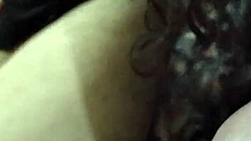 I love how La Divina starts sucking that cock up close