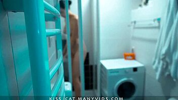 Oh man, curvy milf gets roughly fucked sideways by guy on vacation bed until creampie fills her shaved pussy and makes her pregnant 😈💦