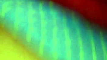 Big butt bubble lady shows off her huge amateur ass