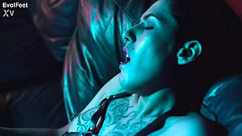 hey, put your feet on my meat while i lick your soles gently