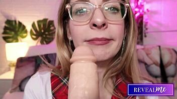 Revealme sensual milf dildo sucking