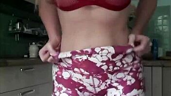 Peeing in my sexy gym pants 😏