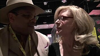 Nina Hartley Meets Dapperdan At Exxxotica For Private Cunilingus Lesson HD