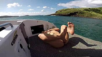 Fode minha bunda pescador with tight pussy blowjob and creampie action.