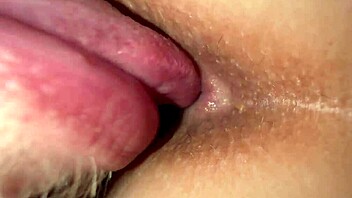 Si comel 18 tahun kedip dubur ketat minta anal ganas orgasme klimaks!