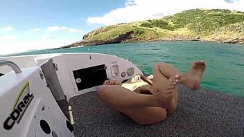 Fode minha bunda pescador with tight pussy blowjob and creampie action.