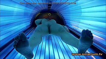 check out this beautiful woman caught masturbating on hidden solarium cam 😏📹