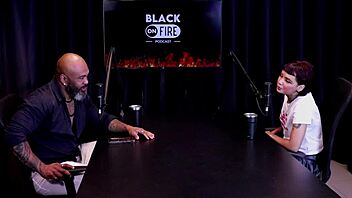 Annie Clementine Vampire Fan Fucks Couples Despite Soft Cock