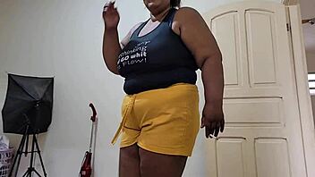 Madrasta Experimenta Roupas Na Frente De Enteado - Fudida Por Ele