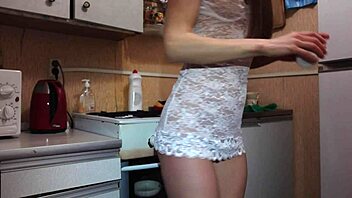 He cums twice filling my mouth 😋