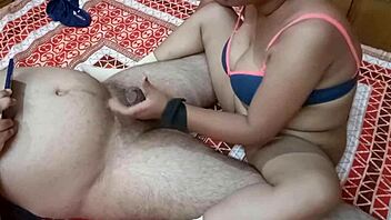 check out this indian sexy nurse giving the best xxx treatment in hospital with big cock action 😏