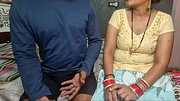 Hot Indian woman creampied in homemade sex!