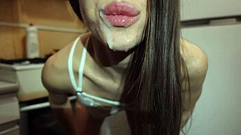 He cums twice filling my mouth 😋