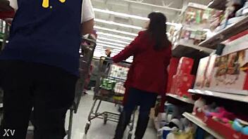 Single candid mom caught shopping in hidden view sparks intriguing mommy fantasy