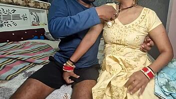 Hot Indian woman creampied in homemade sex!