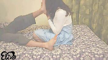 Questa Fetiscista Ama Strizzarsi I Capezzoli Ed Essere Riempita In Una Sessione Appassionata Con La Sua Fidanzata Europea