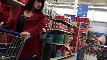 Single candid mom caught shopping in hidden view sparks intriguing mommy fantasy