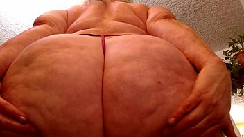 Dawnskye1962 shakes big ass curves in homemade mature amateur exhibitionist flashing video