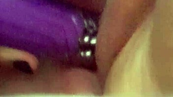 Hey, bbw enjoys quick toy playtime fun 😘