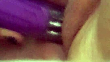 Hey, bbw enjoys quick toy playtime fun 😘