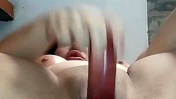 hey, check out this slutty bitch masturbating and squirting a huge load 😈💦