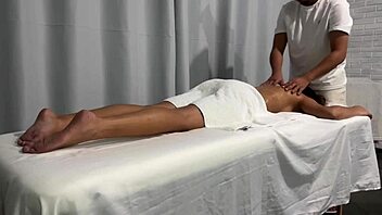 Marid�o Fez Massagem E Me Fodeu With Deepthroat Choking And Wet Pussy Licking In Homemade Casting