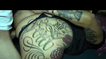 policial da putaria transando com meliantes turns wild as sexy big ass policewoman licks and teases young tattooed brazilian in crossdressing encounter. she gets natural tits worshipped in the street.