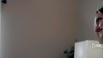 Terminally CUMMING with passionate Australian babe RIDING and FUCKING in erotic hardcore sex.