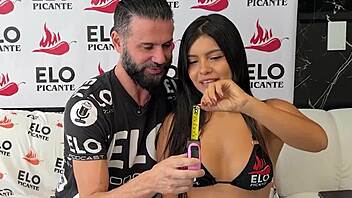 Cami Henao appears in the preview of the spicy room in Colombia.