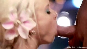 Deep Pool Bikini Blonde Blowjob and a Cumshot Experience