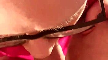 oh man i love suckin that cock like a total bitch with glasses on