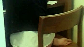 i feel so aroused by these smelly lesbian feet