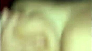 Ele quis enfiar o dedo no cuzinho enquanto comia a buceta da amadora