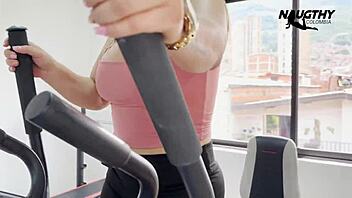 He masturbates in gym while chatting to lover getting all worked up