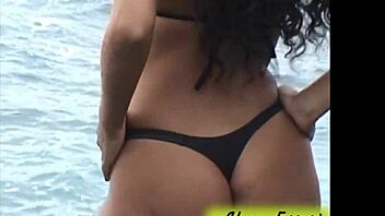 turista me pagou u 200 00 para deixar ele me filmar pelada em búzios rj