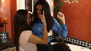 Classy threesome lesbian sex features an amazing busty ebony with big boobs kissing and licking curly brunette in bathroom