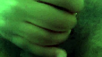 I had an amazing cumshot in the shower with amateurs