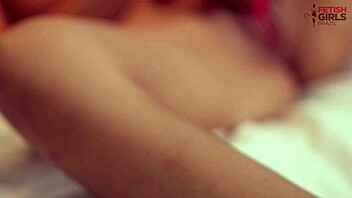 novinha do pix starts her video call showing off toys and masturbating in brazilian style