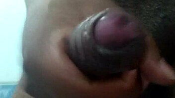 I had an amazing cumshot in the shower with amateurs