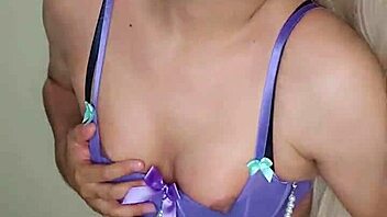 Linda princesa transexual morada