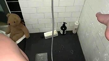 Arab Elite Saudi Girl Masturbates Tight Pussy in Shower