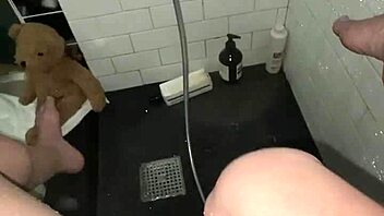 Arab Elite Saudi Girl Masturbates Tight Pussy in Shower